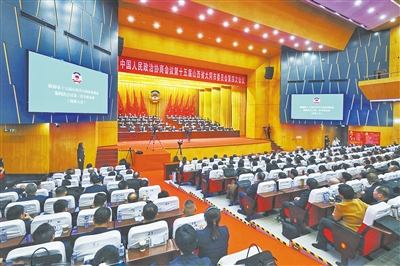 2月16日，政协第十五届山西省大同市委员会第四次会议胜利闭幕。张占兵摄
