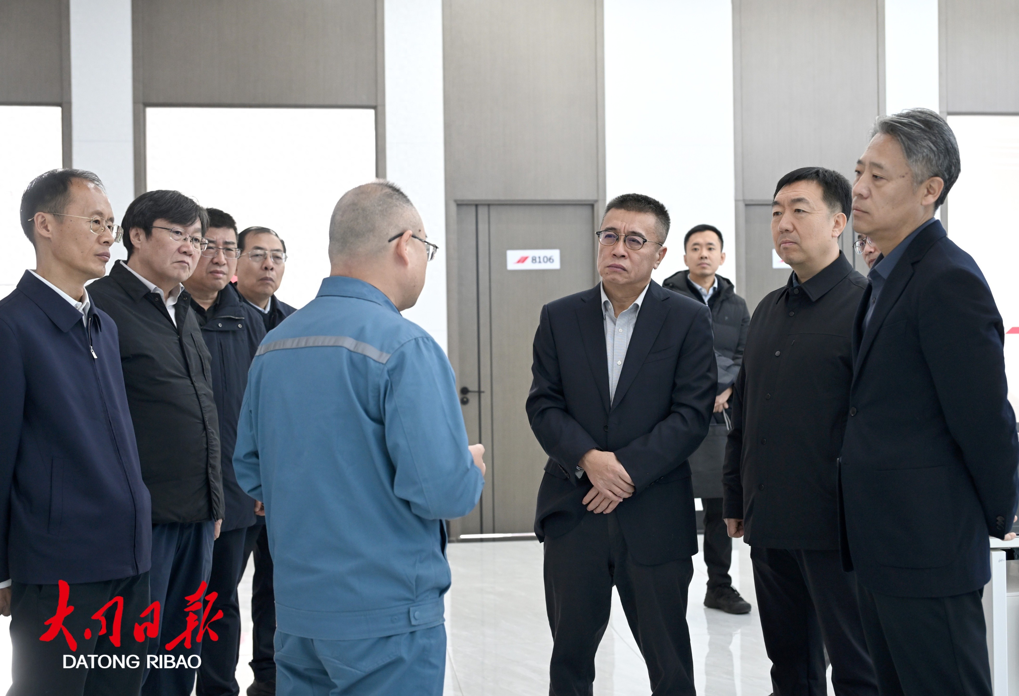 11月24日，市委书记张强在山西双雁健康产业（集团）有限公司调研企业生产经营情况。张燕伟摄