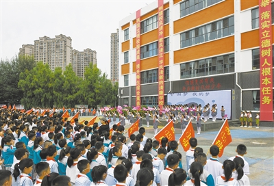 图为平城区14校主题教育活动现场。戎禹仁摄