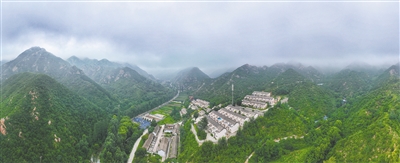 灵丘县车河沟与龙渠沟的云雾景观成为车河有机社区的生态名片。资料图片