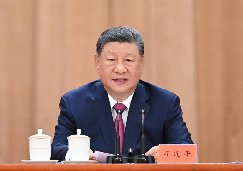 8月17日上午，中共中央、全国人大常委会、国务院、全国政协、中央军委在北京人民大会堂隆重举行大会，纪念伟大的马克思主义者，伟大的无产阶级革命家、政治家、军事家、外交家，中国特色社会主义伟大事业的杰出领导者江泽民同志诞辰100周年。中共中央总书记、国家主席、中央军委主席习近平出席大会并发表重要讲话。新华社记者 李响 摄
