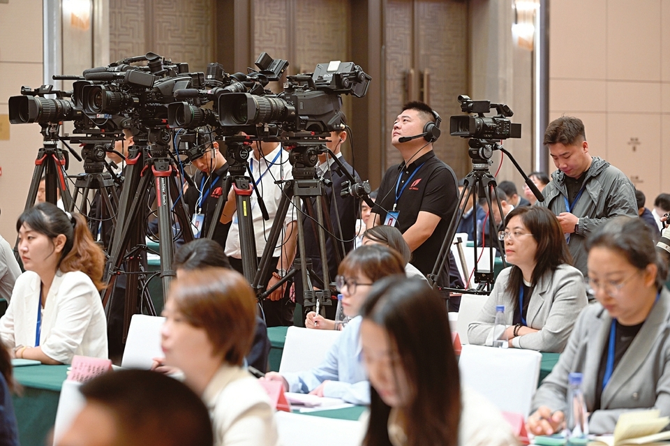 5月21日，开局起步“十五五”山西省专题新闻发布会在太原举行。图为发布会现场。