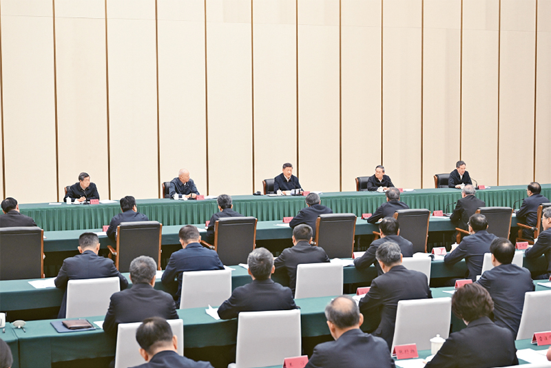 2026年3月23日，中共中央总书记、国家主席、中央军委主席习近平在河北雄安新区考察，并主持召开深入推进雄安新区高质量建设和发展座谈会。这是23日下午，习近平主持召开深入推进雄安新区高质量建设和发展座谈会并发表重要讲话。