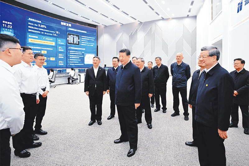 2026年3月23日，中共中央总书记、国家主席、中央军委主席习近平在河北雄安新区考察，并主持召开深入推进雄安新区高质量建设和发展座谈会。这是23日上午，习近平在中国华能集团有限公司考察时，同企业员工亲切交流。